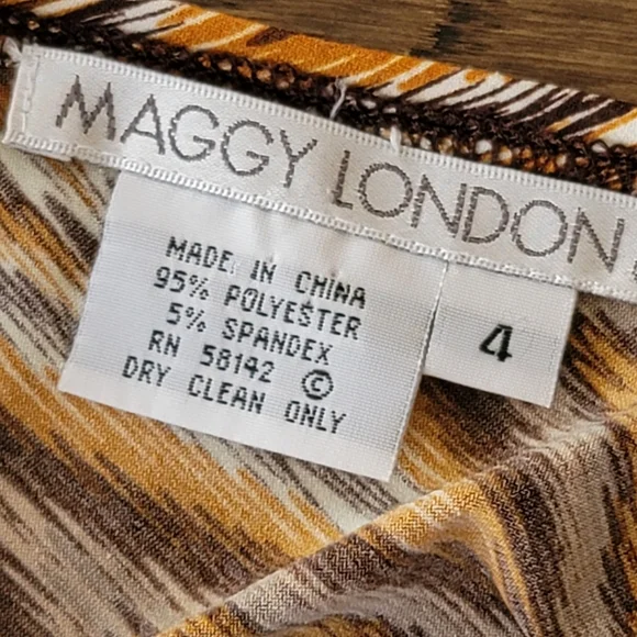 Maggy London Wrap Dress. Size 4 - Picture 2 of 6